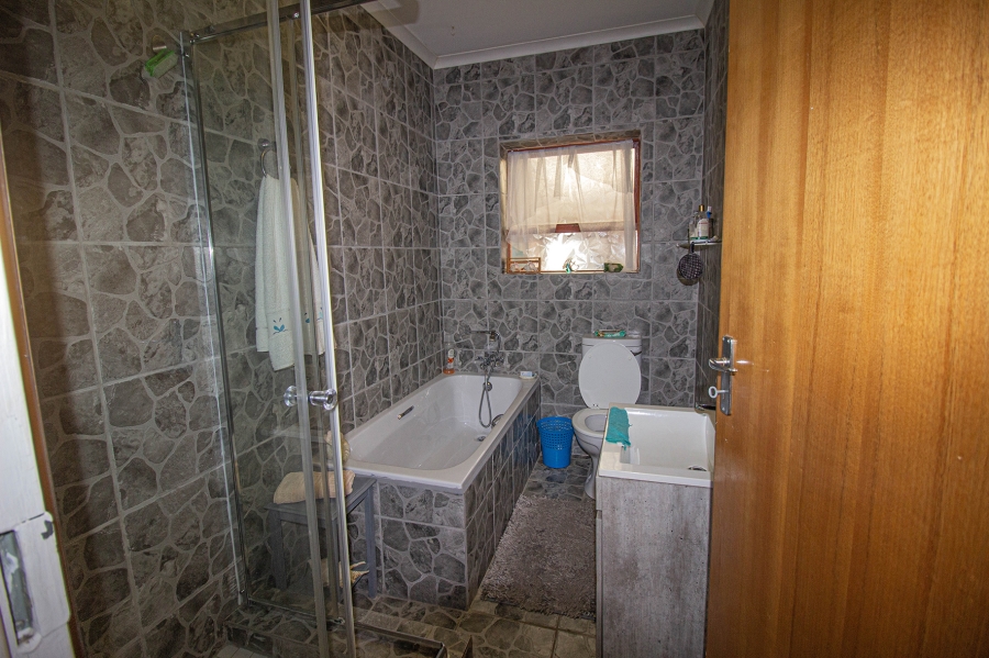 4 Bedroom Property for Sale in Franskraal Western Cape
